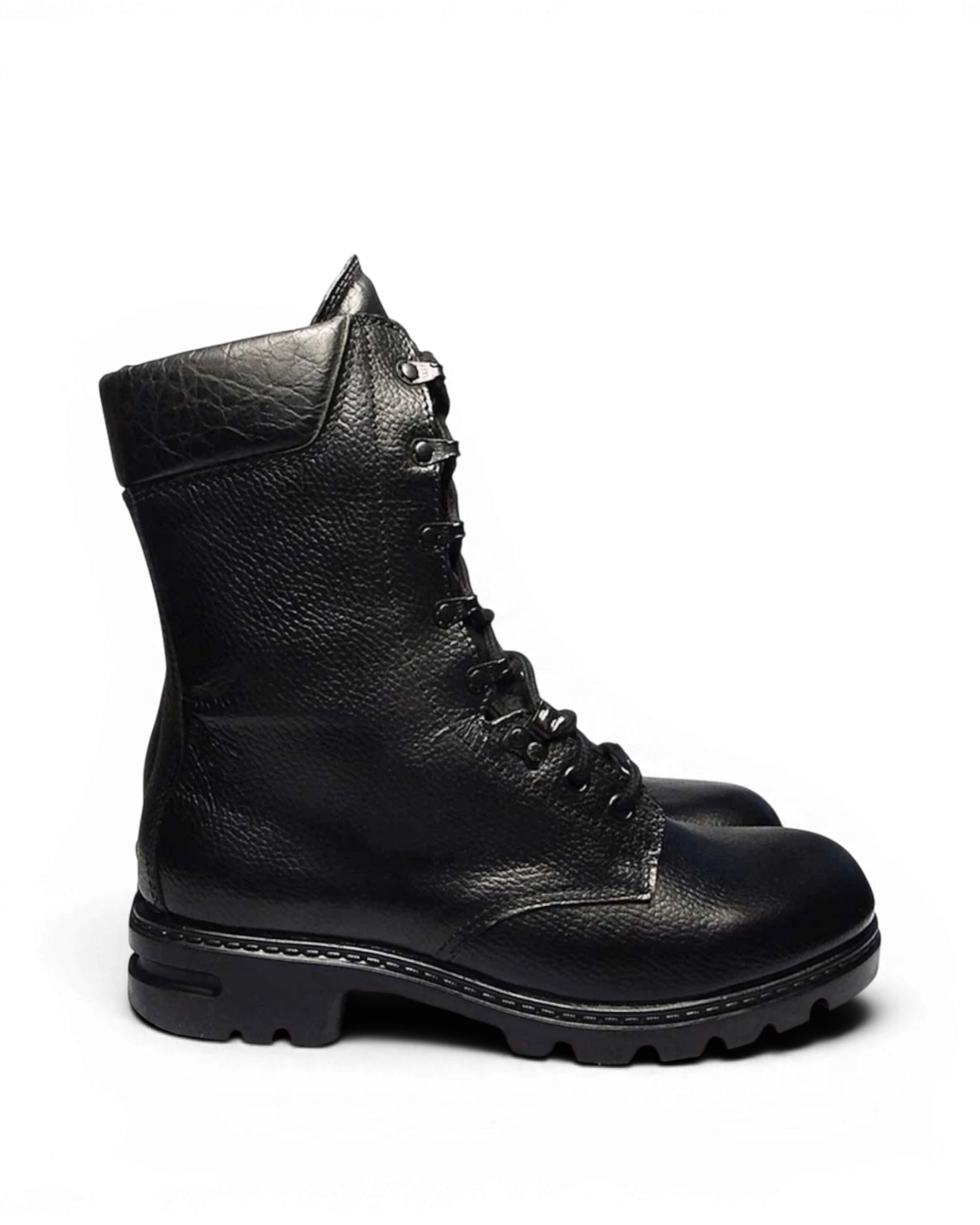 Bata M400 Legerkisten Zwart